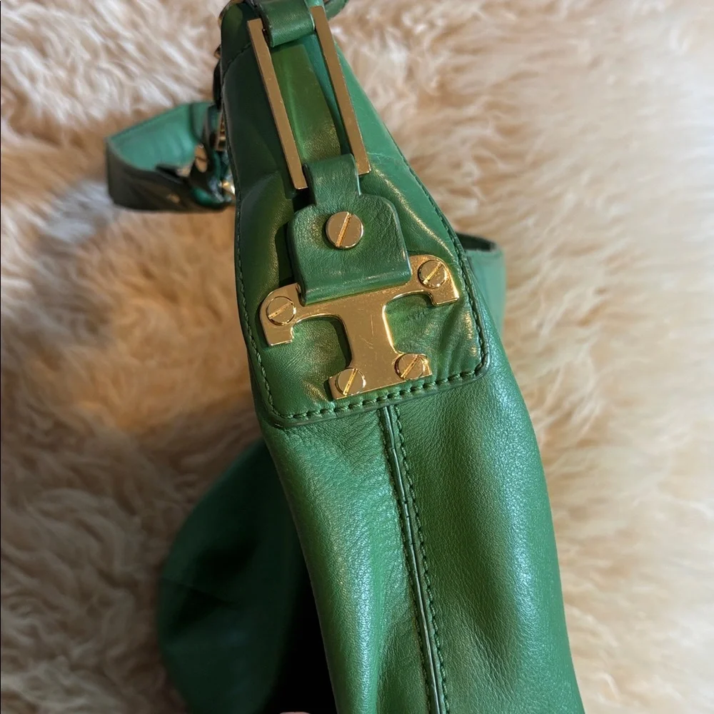 Tory Burch “Nico” pure fabulous Leather Green Hobo Bag